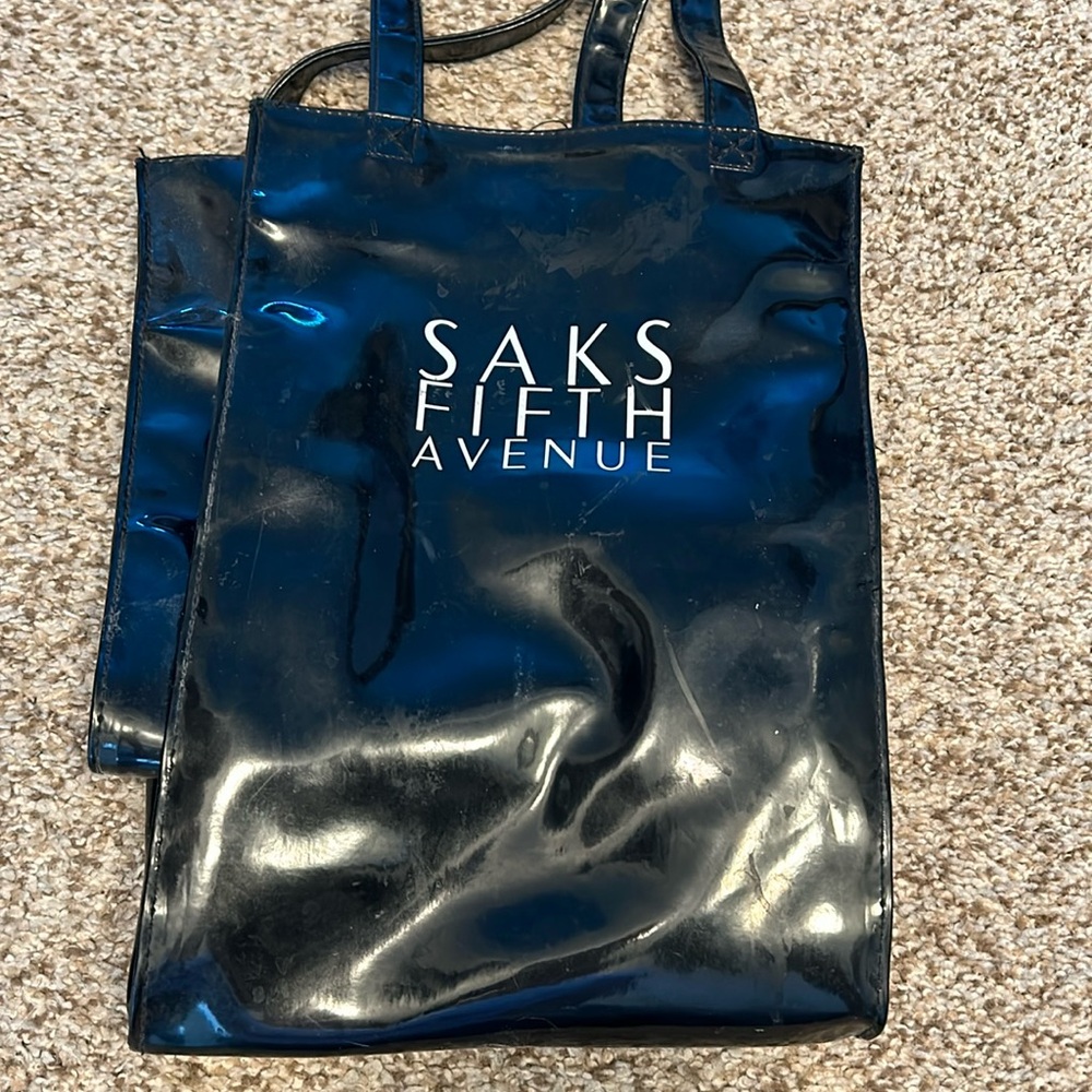 Saks Fifth Avenue vintage shopper